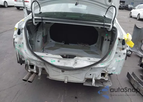 2018 Volkswagen Jetta 1.4T S z USA, uszkodzony, nr VIN 3VW2B7AJ3JM233644